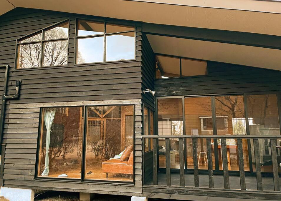 Villa ｈaruna 浅間山麓、貸切コテージ、アクセス抜群 Kita-karuisawa